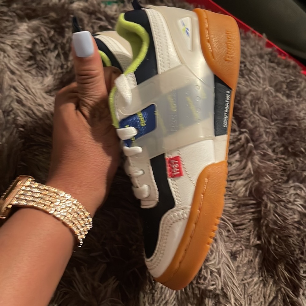 Reebok - Picture 3 of 3